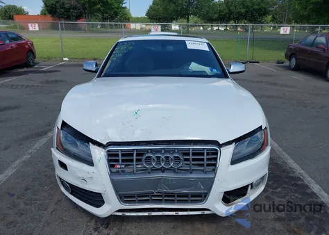 2011 Audi S5 4.2 Premium Plus from USA, damaged, VIN WAUCVAFR2BA003356